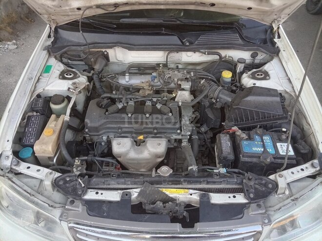 Nissan Sunny-6
