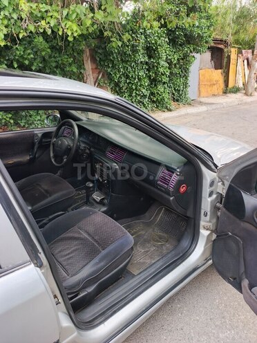 Opel Vectra-6