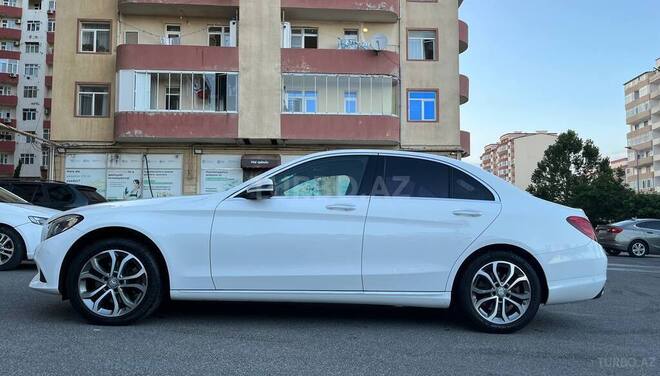 Mercedes C 220 d-3