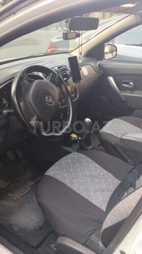 Renault Logan-6