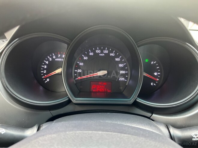 Kia Rio-11