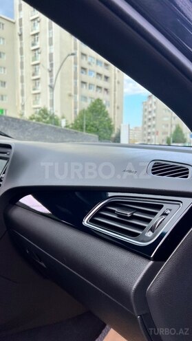 Hyundai Sonata-12