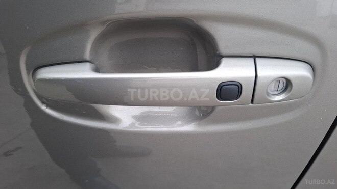 Toyota Prius-7