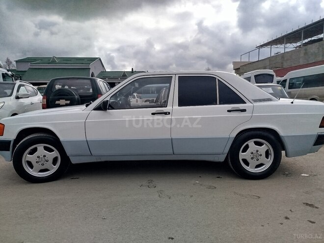 Mercedes 190-5