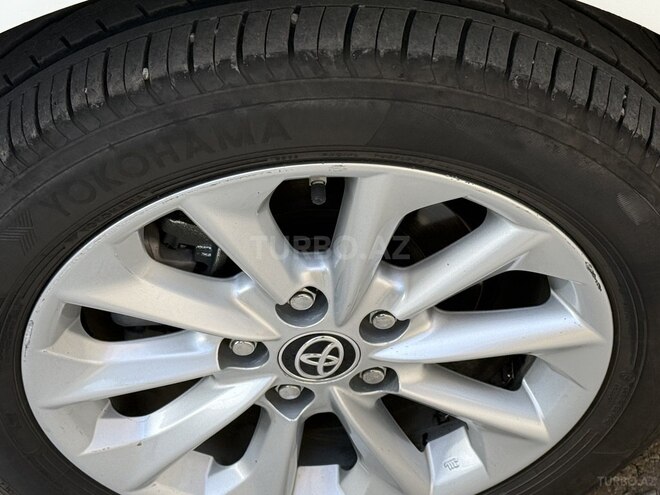 Toyota Corolla-8
