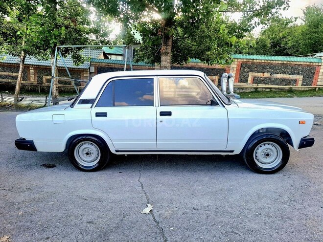 LADA (VAZ) 2107-4