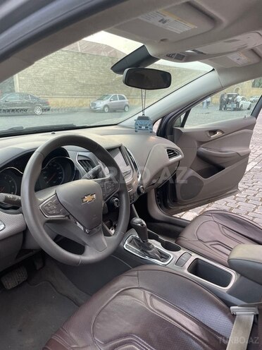 Chevrolet Cruze-12