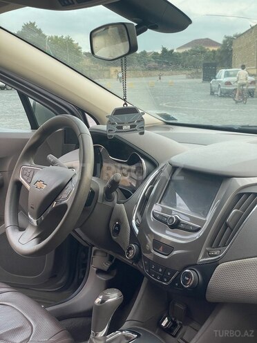 Chevrolet Cruze-15