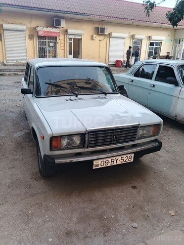 LADA (VAZ) 2107-1