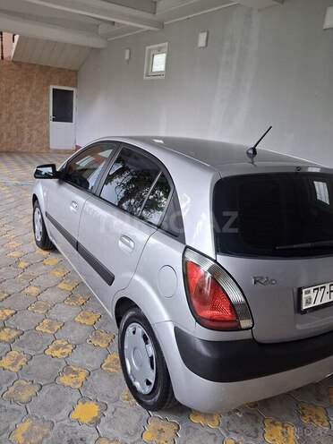 Kia Rio-5