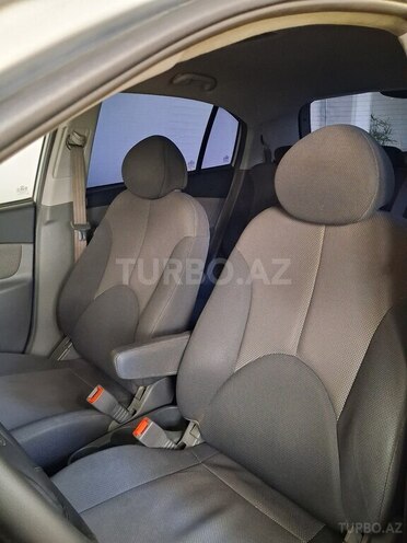 Kia Rio-15