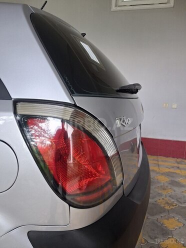 Kia Rio-17