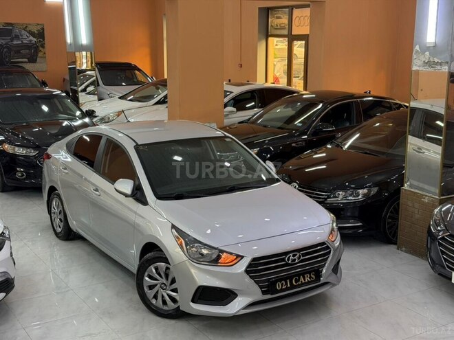 Hyundai Accent-4