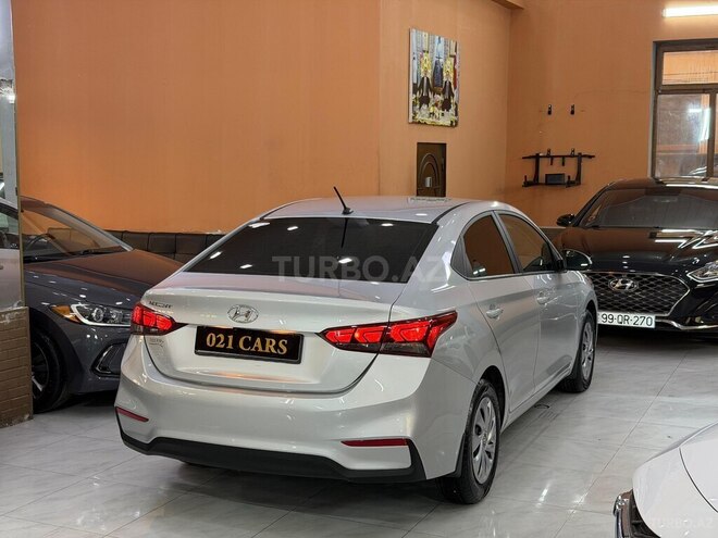 Hyundai Accent-8