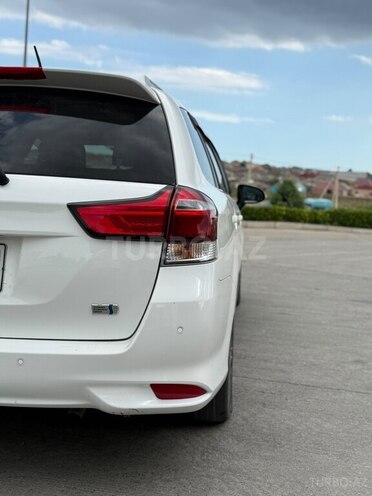 Toyota Corolla Fielder-4