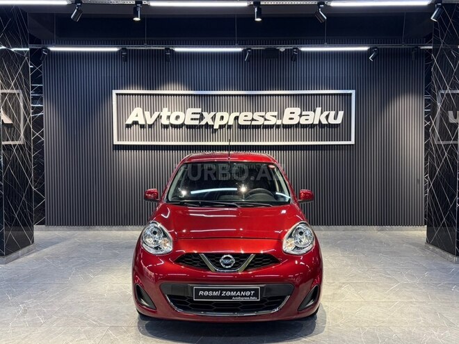 Nissan March-11