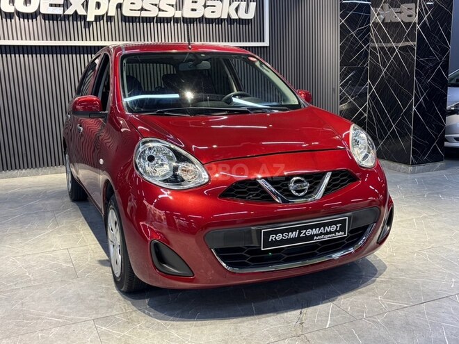 Nissan March-9