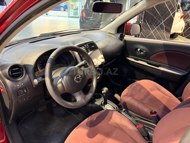 Nissan March-18