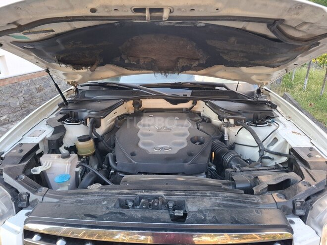 Infiniti FX35-13