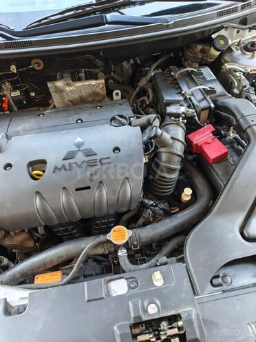 Mitsubishi Lancer-2