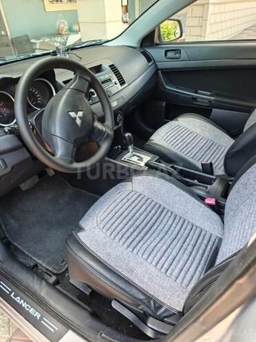 Mitsubishi Lancer-5