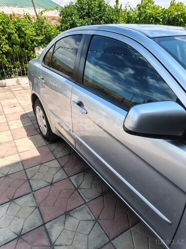 Mitsubishi Lancer-15