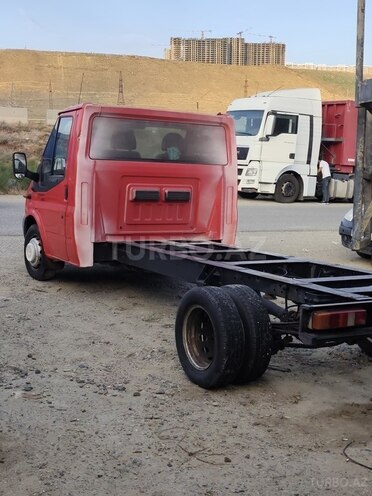 Ford Transit-9