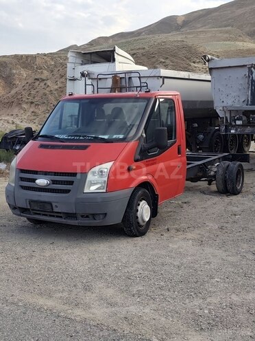 Ford Transit-8