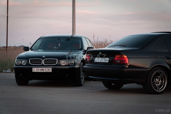 BMW 523-5