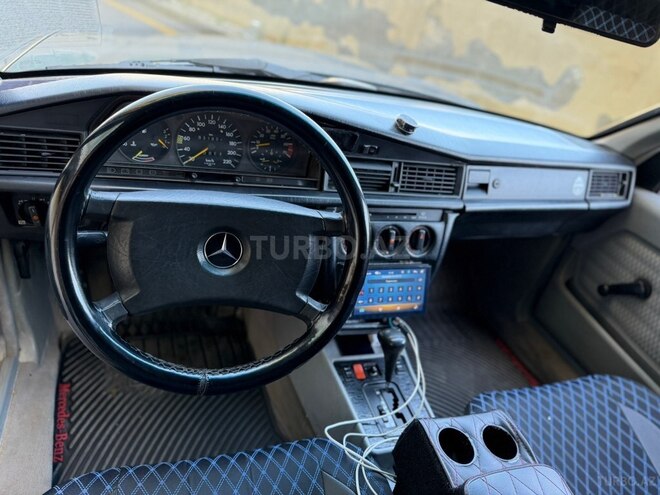 Mercedes 190-8
