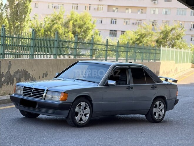 Mercedes 190-1