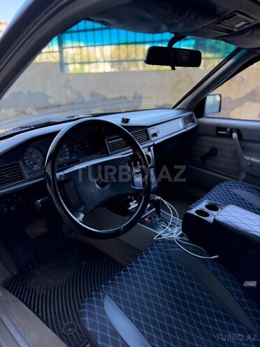Mercedes 190-7