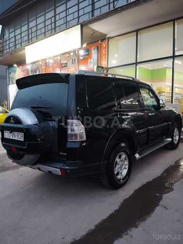 Mitsubishi Pajero-2