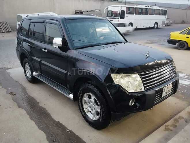 Mitsubishi Pajero-4