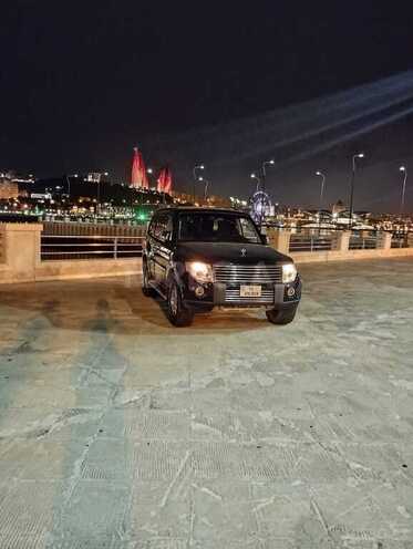 Mitsubishi Pajero-6