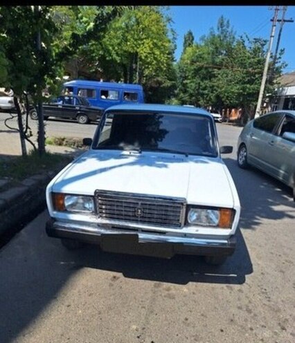 LADA (VAZ) 2107-1