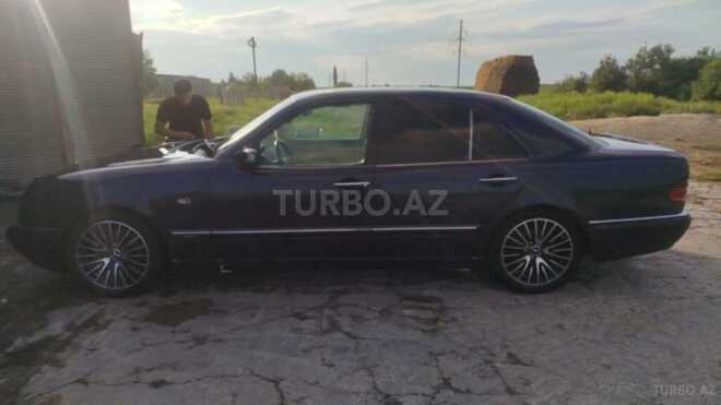 Mercedes E 320-5