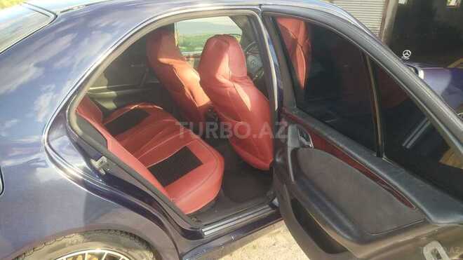 Mercedes E 320-9
