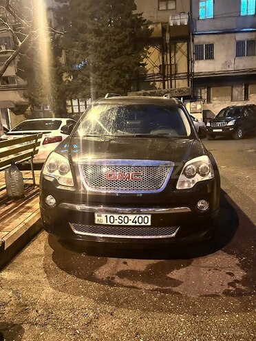 GMC Acadia-1