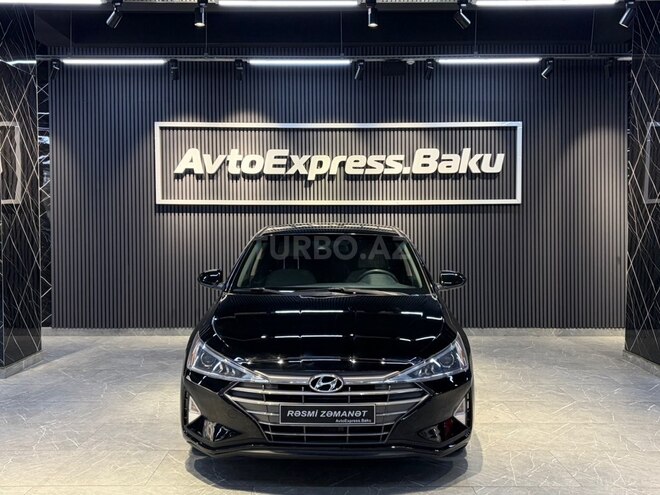 Hyundai Elantra-11