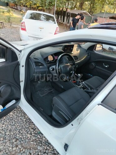 Renault Megane-6