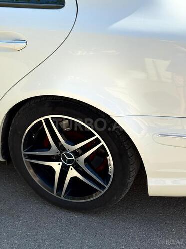 Mercedes E 320-9