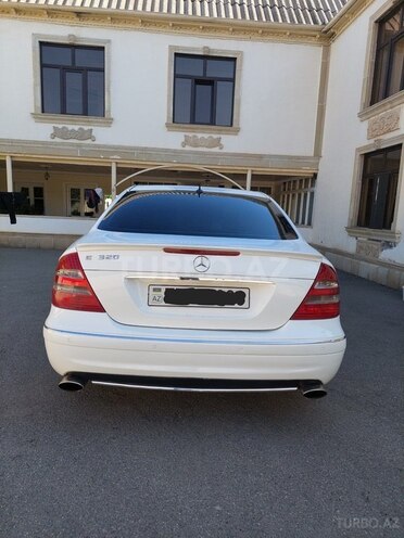 Mercedes E 320-18