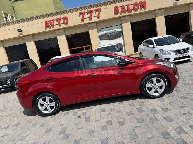 Hyundai Elantra-4