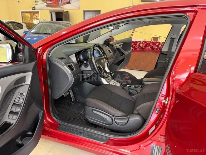 Hyundai Elantra-15