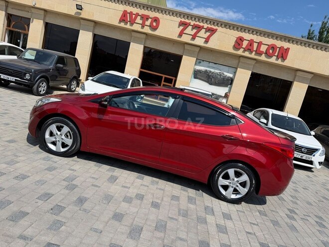 Hyundai Elantra-5