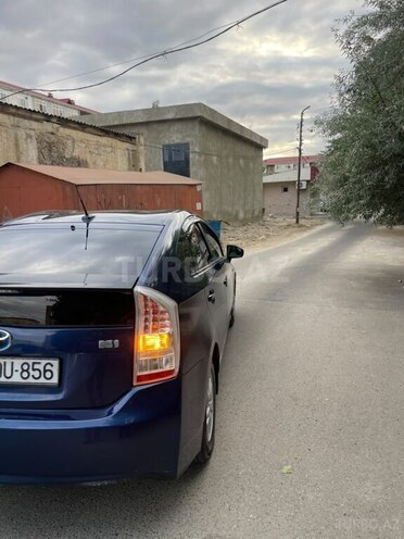 Toyota Prius-5