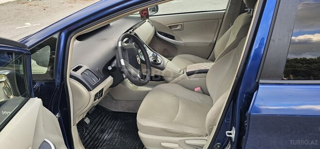 Toyota Prius-10