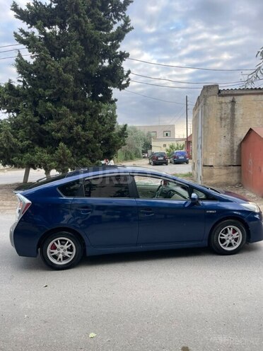 Toyota Prius-8
