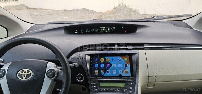 Toyota Prius-11